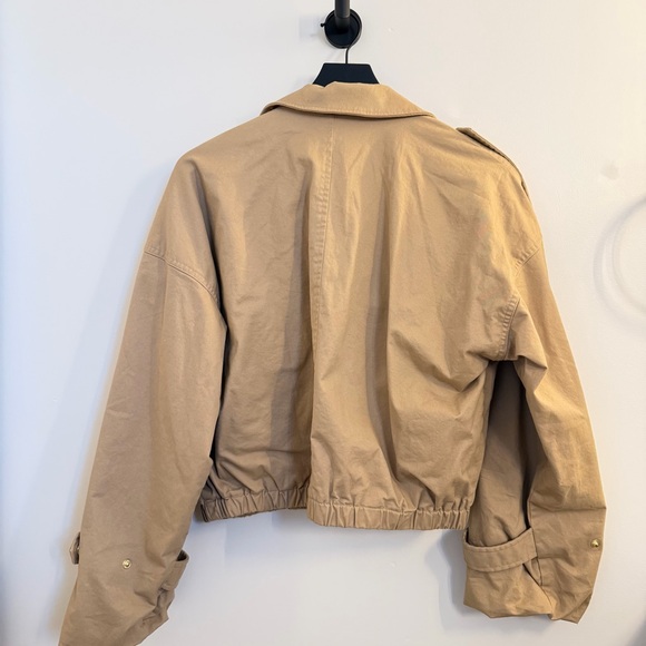 NWOT Abercrombie & Fitch Cropped Jacket with Gold Accents - Picture 5 of 5